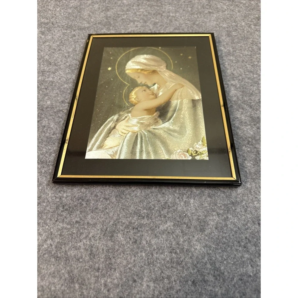 Madonna And Child  Framed Art Shimmer Details 8/10
